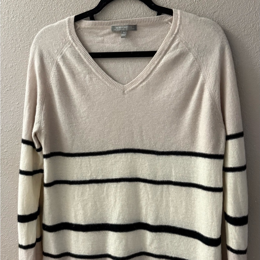 Neiman Marcus 100% Cashmere V-Neck Striped Sweater